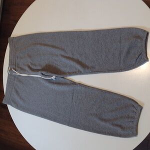 NWOT Hollister Capri Sweat Pants Size XS